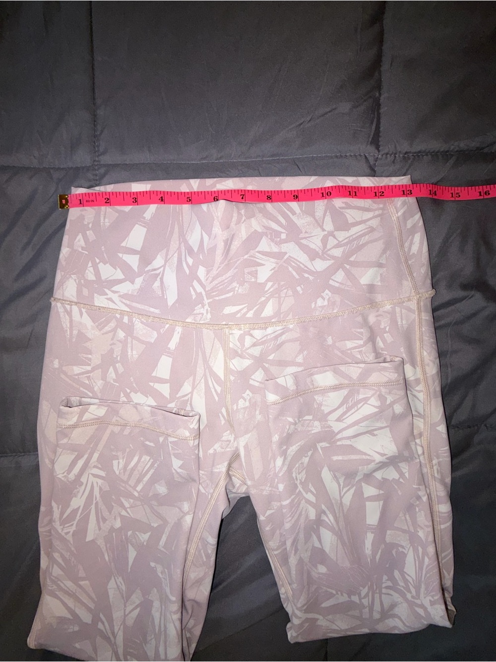 Lululemon Pink Patterned Cropped Leggings High Rise - Picture 6 of 6